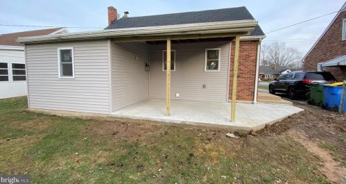 260 Edgewood Rd, York, PA 17402-3008