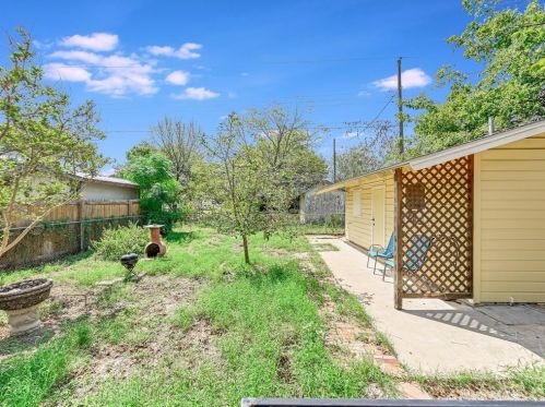 6107 Felix Ave, Austin TX  78741-3312 exterior