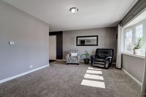 458 Norton Ave, Glendale Heights, IL 60139-2548