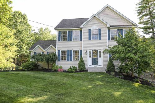 126 Monarch Ave, Goffstown, NH 03045-2734