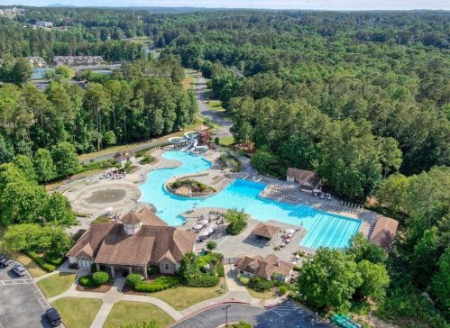 506 Chestnut Walk, Holly Springs GA  30114-7748 exterior