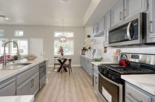 8539 Sun Sprite Ct, Elk Grove CA  95624-3809 exterior