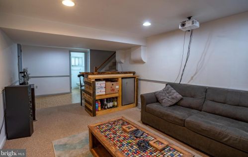 41 Springhouse Rd, Lancaster PA  17603-6619 exterior