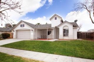 2876 Griffith Ave, Clovis, CA 93611-5552