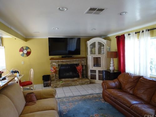 1247 Groton St, Anaheim, CA 92801-1543