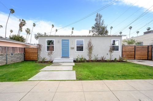 432 98th St, Inglewood, CA 90301-4208
