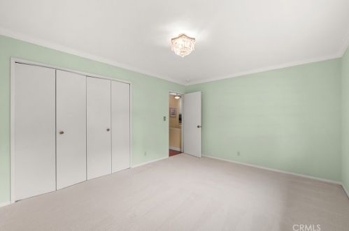 1430 Greenbriar Rd, Glendale CA  91207-1053 exterior