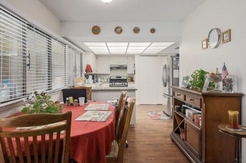 6430 Bridgewater Dr, Austin TX  78723-3927 exterior