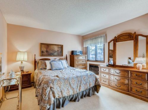 199 Bridlewood Dr, Saint Paul MN  55119-4669 exterior