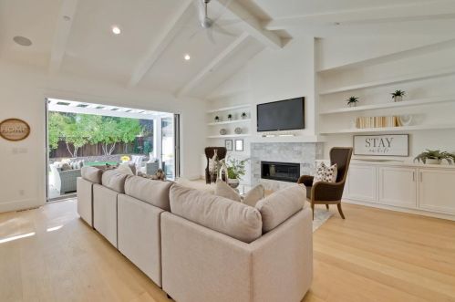 929 Russell Ave, Los Altos CA  94024-5061 exterior