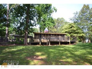 561 Riverbend Rd, Lavonia, GA 30553-2178