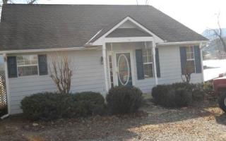 18 River St, Hiawassee, GA 30546-3238
