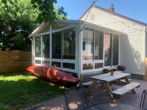 51 Enfield Ave, Providence, RI 02908-1203