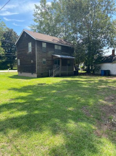 208 Gilland Ave, Kingstree, SC 29556-3316