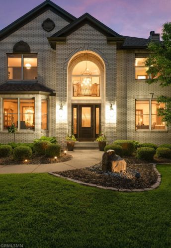 10147 Bridgewater Pkwy, Saint Paul MN  55129-8587 exterior