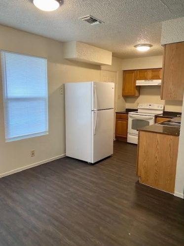 5308 Atascosa Dr, Austin TX  78744-3852 exterior