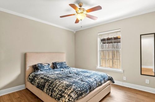 6609 Cruz St, Austin TX  78741-3519 exterior