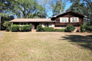 111 Rosewood Dr, Albany, GA 31705-4627