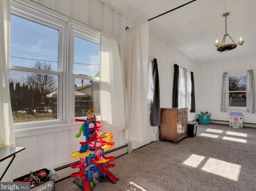 112 Fame Ave, Hanover PA 17331-1585 exterior