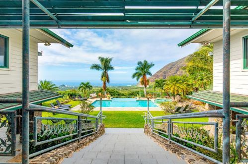 84-1450 Maunaolu St, Nanakuli, HI 96792-4627
