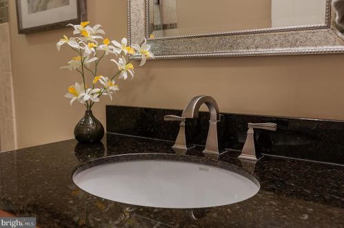 2006 Rachael Dr, Lancaster PA  17601-3655 exterior