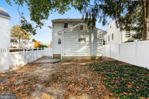 347 Ardmore Ave, Tavistock NJ  08033-1001 exterior