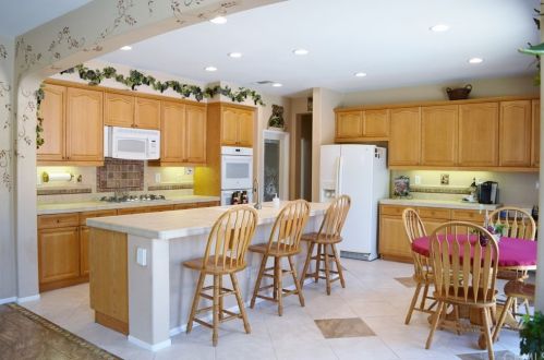 12722 Royal Palm Ln, Riverside CA  92503-7077 exterior