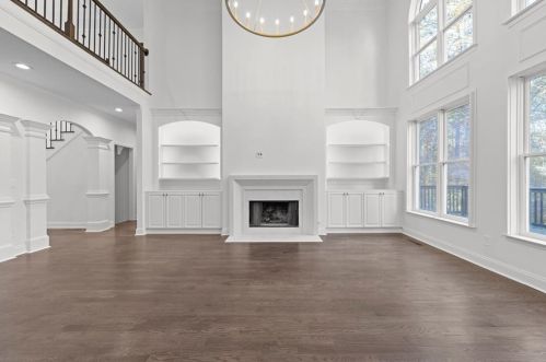 695 Highland Oaks Dr, Atlanta GA  30331-9210 exterior