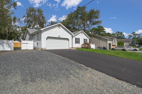 306 Nantucket Rd, Lacey, NJ 08731-5104