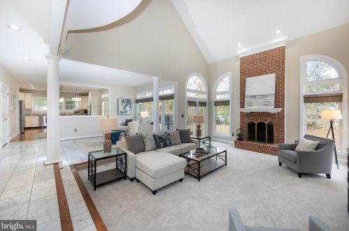 6486 Lake Meadow Dr, Springfield, VA 22015-3930