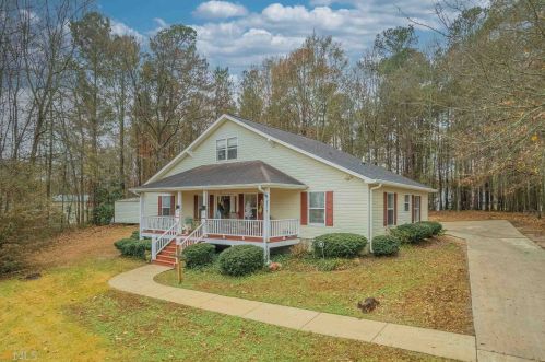 481 Stillwood Dr, Hartwell, GA 30643-4395