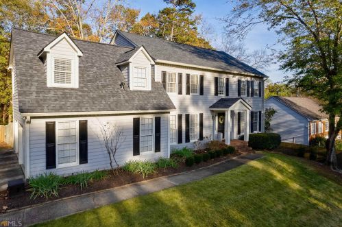 760 Oak Trail Dr, Marietta, GA 30062-3836