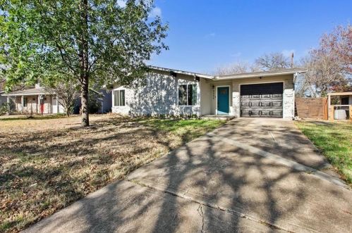 5204 Creekline Dr, Austin TX  78745-2227 exterior