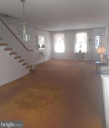 1512 Berks St, Philadelphia, PA 19125-2802