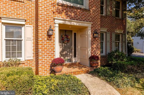 2948 Brookfield Rd, Lancaster, PA 17601-3507
