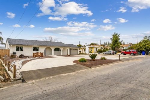 12344 17th St, Yucaipa, CA 92399-1554