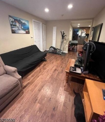 41 Cedar St, Paterson, NJ 07501-3450