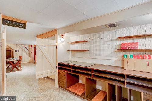 2113 Lyndell Dr, Lancaster PA  17601-5728 exterior