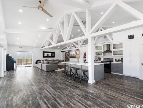 29731 Old Lincoln Hwy, Hoytsville UT 84017-9621 exterior