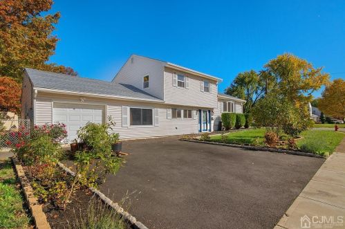 94 Aberdeen Ave, Iselin, NJ 08830-2112