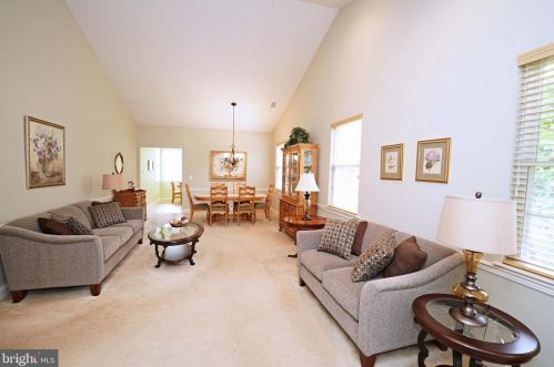 175 Meadowlark Dr, Trenton NJ  08690-3545 exterior