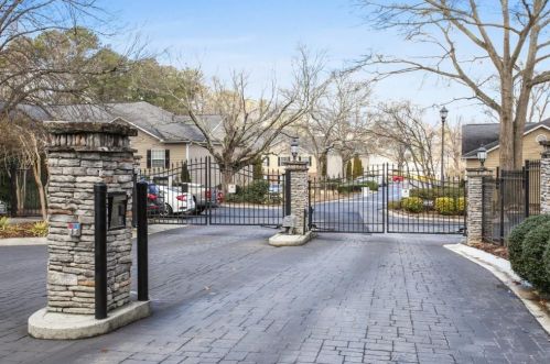207 Brighton Pt, Atlanta, GA 30328-1365