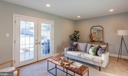 10 Blackberry Ln, Ephrata, PA 17522-9271