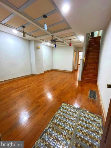 835 Cantrell St, Philadelphia, PA 19148-3115