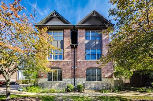 53 Brockway St, Palatine, IL 60067-6112