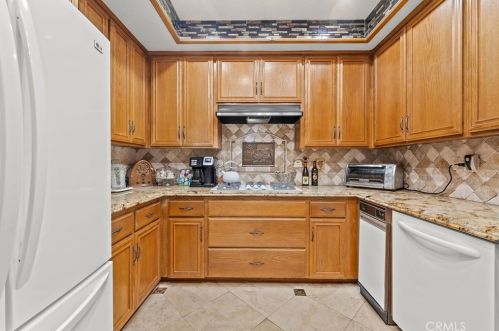 924 Rim Crest Dr, Anaheim, CA 92807-4536