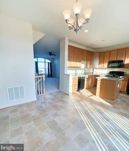 15 Union Ridge Dr, Charles Town WV  25414-4990 exterior