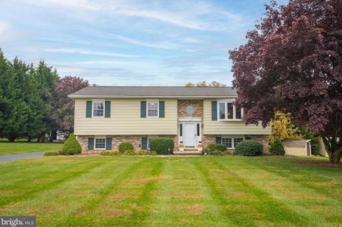1003 Stromko Dr, Fallston, MD 21047-1911