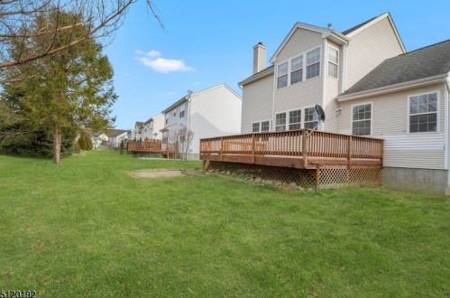53 Saxton Dr, Hackettstown NJ  07840-1742 exterior