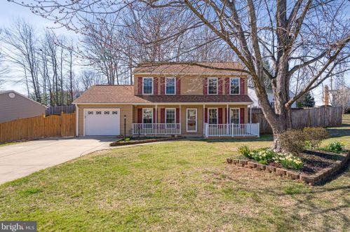 5702 Sailstone Ln, Woodbridge, VA 22193-3533